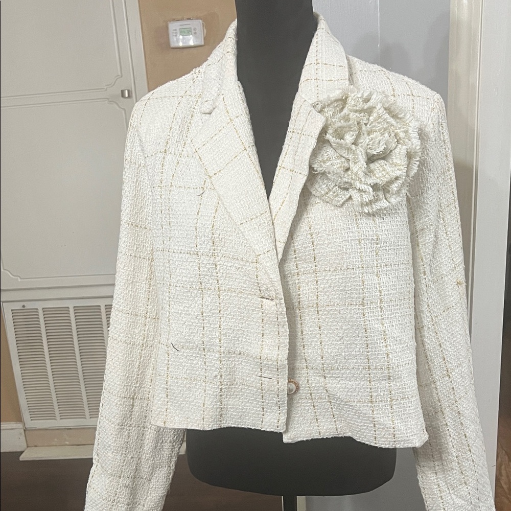 Elegant White Tweed Women's Jacket and Pants YES it a SET